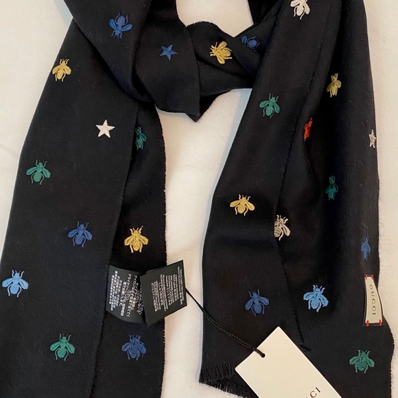 Brand New Gucci bee and star unisex scarf - Picture 3 of 6